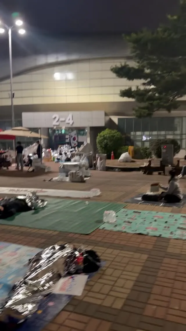 2026 / 06 / 10 / 03:26
아무도 알아주지 않는 찬바닥에서의
노고에 깊은 감사와 박수를 보냅니다 
정말 감사합니다