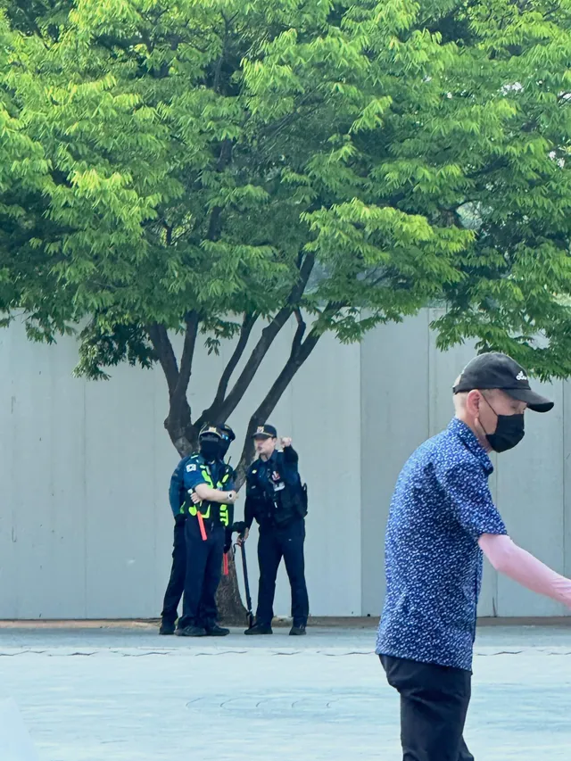 2학년-3반 앞에서 자꾸 이러시넹~~~~~ ~~뭐요~~~왜요~~~~뭐요~~(16시기준)