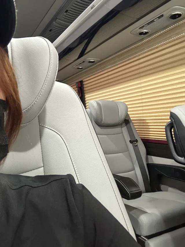 금요일부터 계속 올공 도장찍고
오늘은 처음으로 냉방버스 들어와봄
내가 먼저 탈진하겄습니다 체력은 장기전,,
리무진이라 너무 조타,,❤️‍🔥❤️