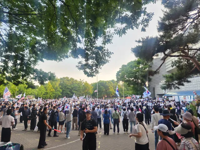 오늘도 열기먼저 슬쩍 맛보구요

이동합니다 다들 퇴근하고 오셔요🙋‍♂️