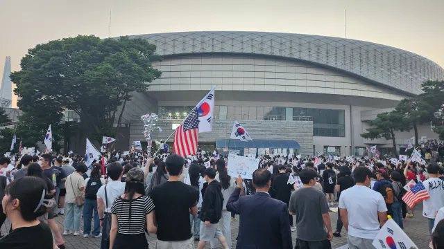 다이어트 필요한 사람
1-3존에 ㄱㄱ 묵직하게 구호만 내지르는 ZONE
3키로 빠지고 복근생김 ㅋㅋㅋ

잠실민주화운동 우리들의 🩷WE고비🩷�
