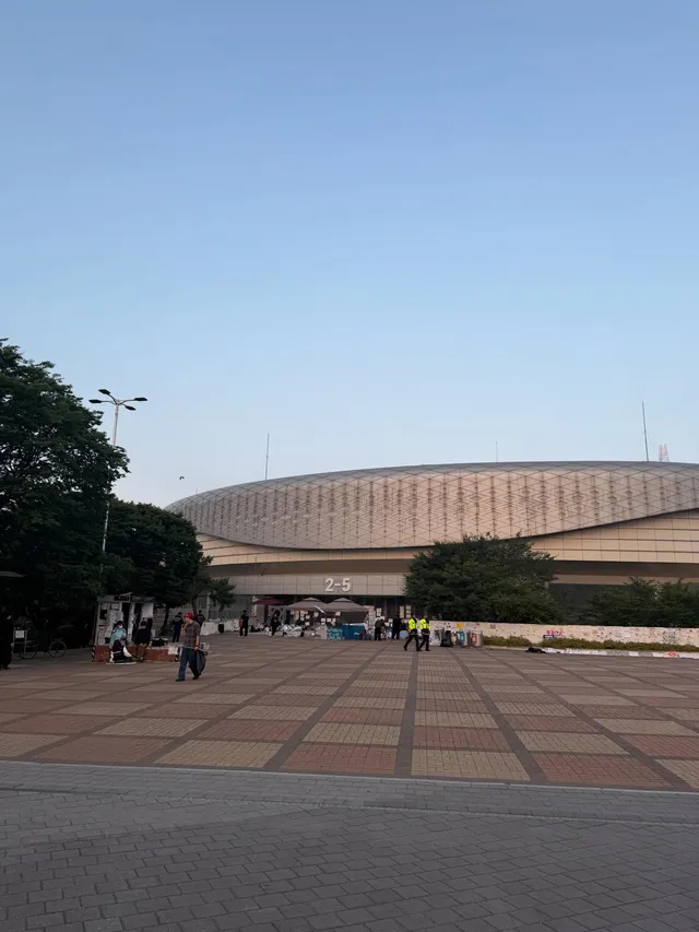 오늘도 투잡 마치고 올공에서 5:30까지 참석하고 이제 저는 들어갑니다!내일도 체력이 되면 또 올게요