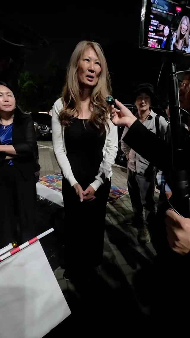 우연히 지나가다 운좋게 타라오 박사님 인터뷰! 키크고 미인 제 핸드폰 이상있나 실물보다 못나와서 죄송합니다 😂 🙏
