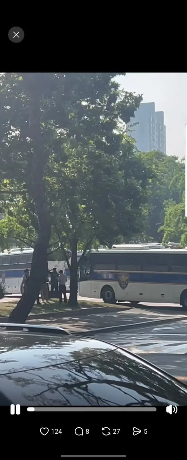 기동대 버스가 계속해서 들어오고 있다고 합니다....
현재 25+@ 많은 관심 가져주세요...