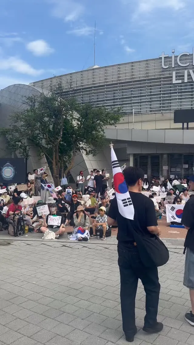 폭력이 난무하는 시위대들 실체
*직접가서 눈으로보고 찍은 영상입니다.
판단은 알아서