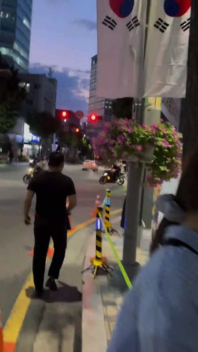 오늘은 애국 라이더분들과 함께 떼빙!
부산은 보법이 다릅니다. 뜨급다 뜨그버🔥

[부산 국민주권회복운동]
6월, 매일 오후5시-8시
연제로 2