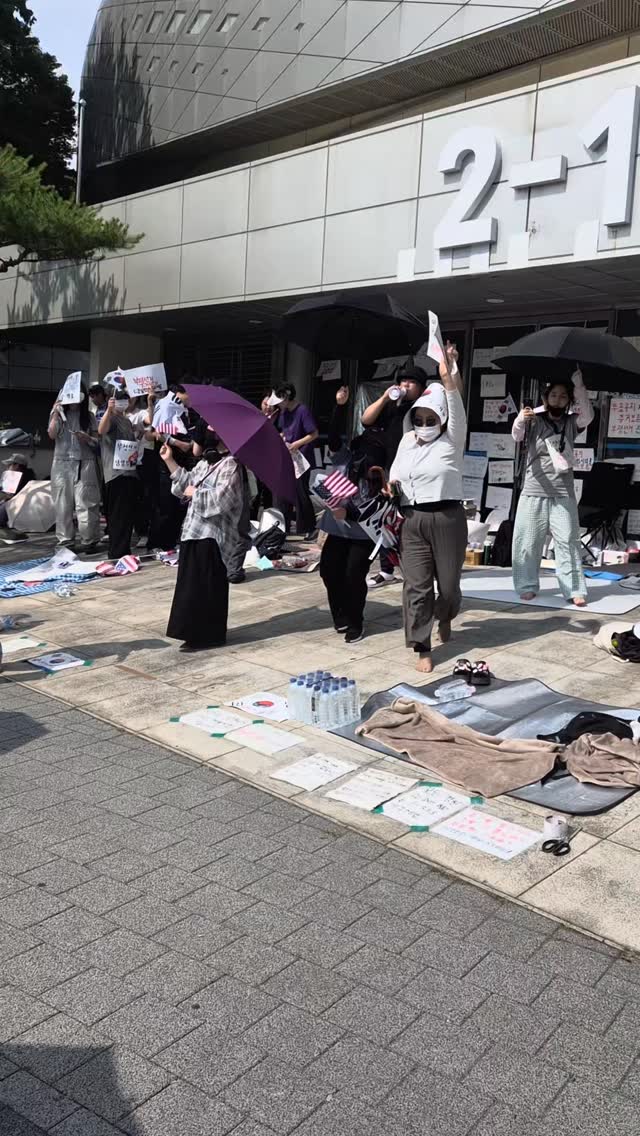 어제 2~1에서 외치지 말라는 이재명 퇴진을 외치며 부정선거 재선거로 국민들이 자발적으로 모인 게 아니라 이재명 퇴진 집회로 몰아가게 하려는 대