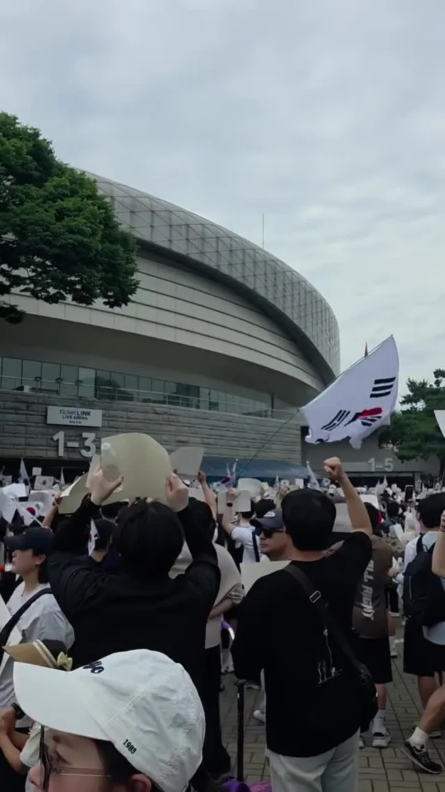 잠실
보조배터리 생리대 태극기 단백질초코바 전달하고 왔습니다

재선거!
