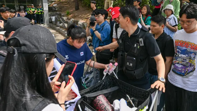 경찰, 핸드볼 선수 '사적 검문'한 잠실시위대 수사… 1명 출석요구

(선관위 용지 부족 사태) 경찰은 63 지방선거 투표용지 부족 사태로 핸드
