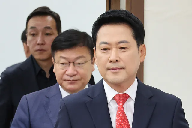 사퇴 일축한 장동혁…“재선거 찬성 44%”

장동혁 국민의힘 대표가 12일 6·3 지방선거 패배에 따른 사퇴 요구를 거듭 일축했다. 공식 일정을