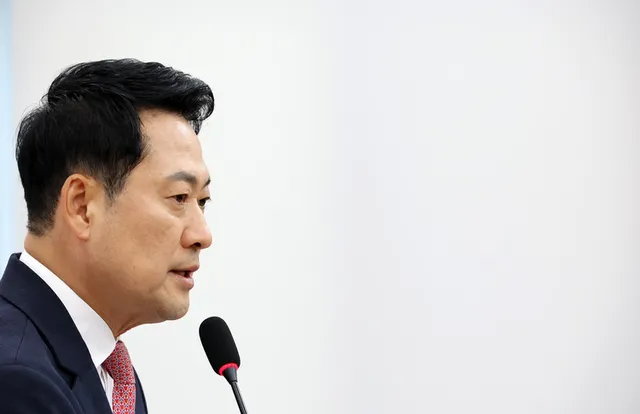 장동혁, '반등' 당 지지율 언급하며 '지도부 책임론' 정면 돌파

장동혁, '반등' 당 지지율 언급하며 '지도부 책임론' 정면 돌파국민의힘 장