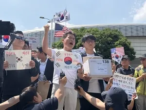 전한길, 선관위가 폐기했다던 '서울시장 투표상자' 전격 공개

전 한국사 강사 전한길 씨가 제보를 통해 확보했다는 투표용지 보관상자를 법원 또는