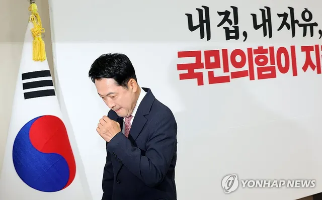 張, '책임론'에 "그들의 정신패배"…소장파 "착각말고 물러나라"

(서울=연합뉴스) 권희원 노선웅 기자 = 국민의힘 장동혁 대표가 6·3 지방