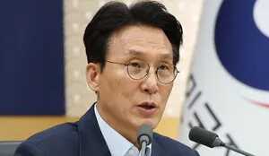 [정치家] 김민석 국무총리 ⑥ㅣ 선관위에 '대오각성' 강조…전환기 리더...

● 2026-06-11김민석 총리, 선관위