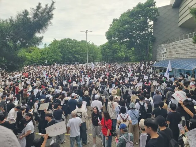 6.3 잠실혁명: 역사의 변증법과 의미

6.3 투표용지 부족사태 잠실 시민시위 장면.     ©조영환 시민운동가 제공 역사는 때로 특정 사건에