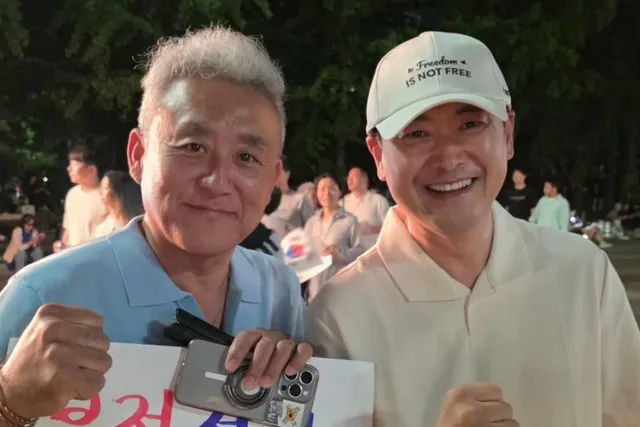 '尹 지지' 최준용, 장동혁 대표 옆 '활짝'→다정한 투샷..."2030 아기 같아...

배우 최준용이 올림픽공원 개표소 봉쇄 시위 현장에서 