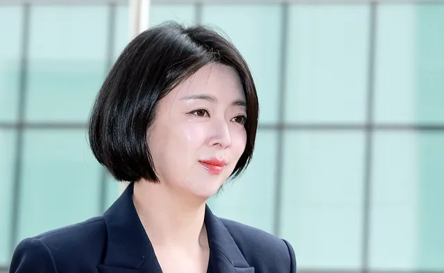 선거 끝나고 배현진이 일본 가서 한 일, 알고 보니…

직접 페이스북 통해 일본 방문 사실 알려