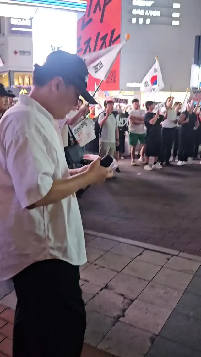 TKYC 동성로 행진 후
아침 10시까지 아트스퀘어에 집회신고 내어놨으니
같이 외치실분들은 오셔도됩니다!