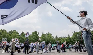 광장에 선 청년들, 깃발도 이념도 없다…"기성세대의 위선 심판"

서울에서, 대전에서, 광주 그리고 부산에서 ‘투표용지 부족’ 사태를 규탄하는 