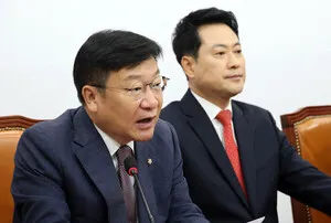 [조하준의 직설] '투표용지 부족 사태' 핑계로 보신 중인 장동혁

[굿모닝충청 조하준 기자] 서울 송파구 잠실동 올림픽공원 핸드볼경기장에서 벌