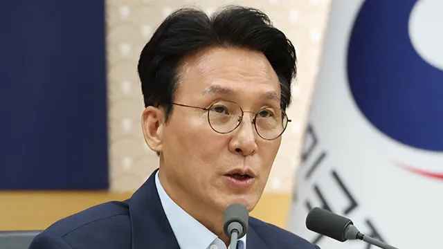 김 총리 “선관위 대오각성해야…민주질서 침해도 용납 안 돼”

김민석 국무총리가 6·3 지방선거에서 발생한 '투표용지 부족 사태' 등 선거관리 