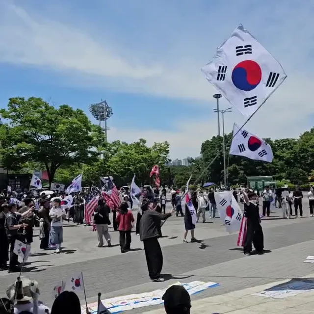 절대 포기하지마
자유는 공짜가 아니다