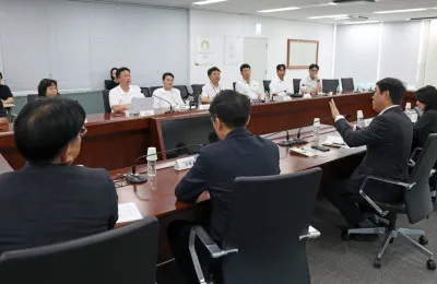 최휘영 장관 "입주단체 피해 최소화"…문체부, 핸드볼경기장 긴급 대책...

[서울=뉴스핌] 김용석 선임기자 = 제9회 전국동시지방선거 개표소로