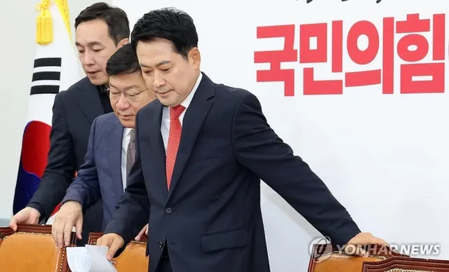 장동혁 “李대통령, 올림픽공원 무력 진압 시 국민 저항”

장동혁 국민의힘 대표가 11일 이재명 대통령을 향해 “이재명과 경찰에 엄중히 경고한다
