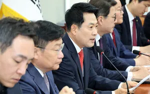 장동혁 "선관위, 투표지 보관 상자 폐기로 증거 인멸…재선거해야"

장동혁 국민의힘 대표는 11일 6·3 지방선거 당시 투표용지 부족 사태가 발