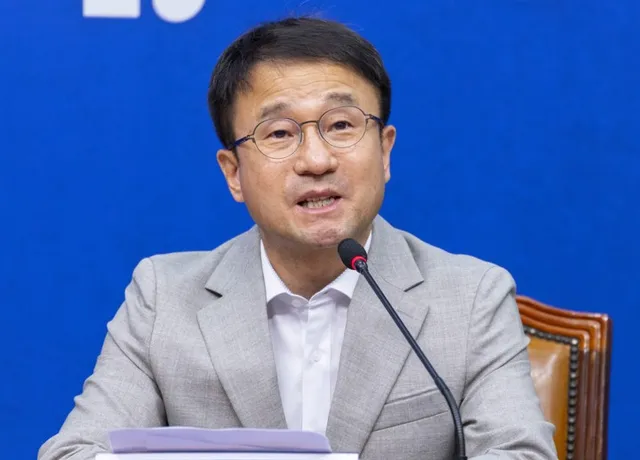한병도 “투표용지 사태 신속 진상규명… 선관위에 엄정 책임 물을 것”

한병도 더불어민주당 원내대표가 6·3 지방선거 본투표 과정에서 발생한 ‘
