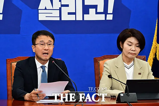 민주 "투표지 부족 사태 진상 신속 규명…선관위에 엄정 책임 묻겠다"

한병도 잠실 시위, 폭력·공포 수반 안 돼한병도 더불어민주당 원내대표(왼