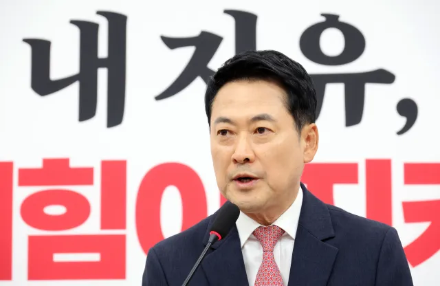 장동혁 "투표지 상자 폐기는 증거 인멸…전국 재선거해야"

국민의힘 장동혁 대표가 8일 국회에서 이재명 대통령의 취임...