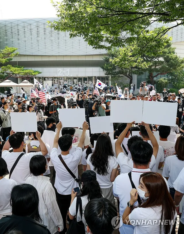 체육단체들, 업무 정상화 호소문 발표 기자회견

(서울=연합뉴스) 김성민 기자 = 6·3 지방선거 투표용지 부족 사태로 빚어진 '잠실 개표소 봉