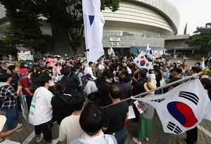 잠실 봉쇄 집회 장기화에 체육단체들 "업무 터전 되찾고 싶다" 호소

| 서울=한스경제 박종민 기자 | 대한체육회가 최근 서울 송파구 올림픽공원