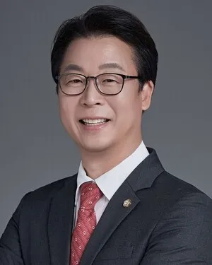 [아침저널] 곽규택 "전국 또는 광역 단위 재선거 맞지 않아...한동훈 복...

*본 인터뷰 내용을 기사에 인용하거나 방송에 사용시 BBS 불