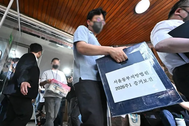 증거보전 대상 된 잠실7동 투표용지 보관상자, 통보 5시간 전 폐기돼

6·3 지방선거 투표용지 부족 사태가 불거졌던 서울 송파구 잠실7동 제2