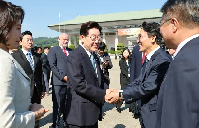 김종대 “청와대, 정청래 불참이 정치적 해석? 안 믿어” [김은지의 뉴...

■ 방송 : 시사IN 유튜브 〈김은지의 뉴스IN〉(월~목 오후 5