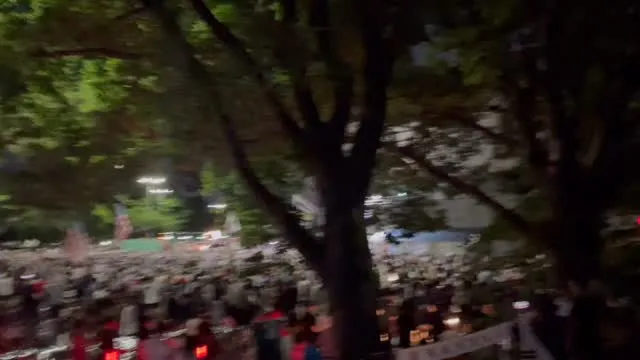 6/12 금요일 퇴근길 올팍 
도련님 열사, 순대차, 떡볶이 열사, 해병대 열사, 영화 상영 열사, 예수님 찬양 열사, 수많은 시민 열사