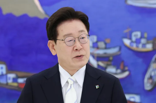 李대통령 “잠실 시위 경찰에 모욕·조롱 도넘어…폭력 없어야”

이재명 대통령은 10일 “잠실 시위 현장에 배치된 경찰관을 향한 일부 시위대의 모