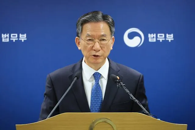 정성호 “투표지 사태, 선관위 해체 수준 개혁해야…6·10 민주항쟁 뜻 ...

정성호 법무부 장관이 6·10 민주항쟁 39주년을 맞아 최근 6
