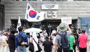 [현장] "재선거" 외치던 광장에 깔리는 '불신'…올림픽공원 시위 변곡점

“부정선거! 재선거!”