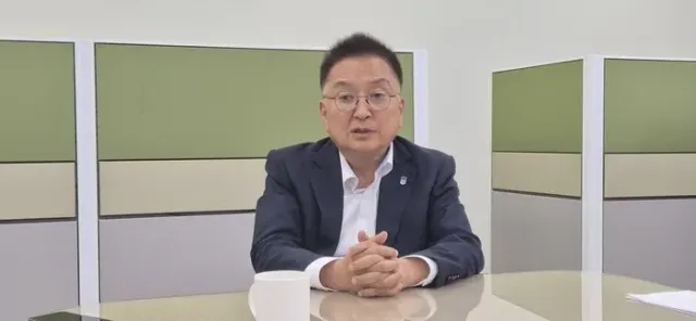 낙선 김영환 충북지사 “재선거 요구…선거무효 소송 제기”

6·3지방선거에서 패한 김영환(국민의힘) 충북지사가 재선거 요구 대열에 합류했다. 그