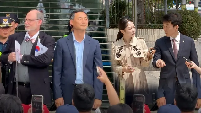 '아직 못 갔다' 모스탄 근황, 변호사들 법원 오더니‥

서울 올림픽공원에서 재선거를 외치는 시위대 앞에 선 모스 탄 미국 리버티대 교수. 불끈