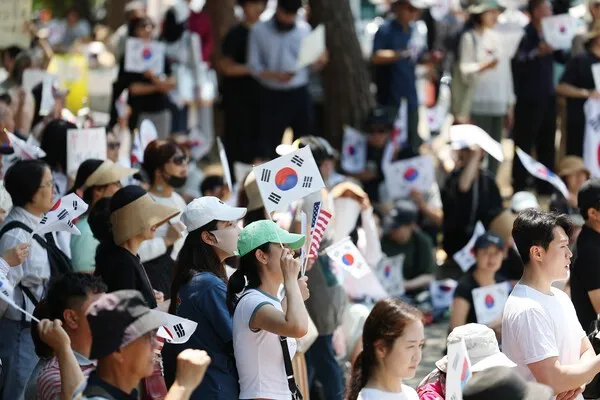 [데스크 칼럼] 선관위의 '치외법권'은 누구를 위한 방패인가

[법률방송뉴스]최근 치러진 6·3 지방선거에서 헌정사상 가장 황당한 풍경이 연출됐