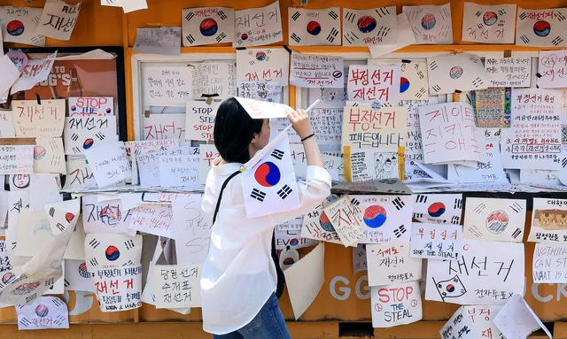 “업무 터전 빼앗겼다”… ‘잠실 개표소’ 봉쇄 사태 일주일째 체육계...

6·3 지방선거 투표용지 부족 사태로 촉발된 서울 올림픽공원 핸드볼경