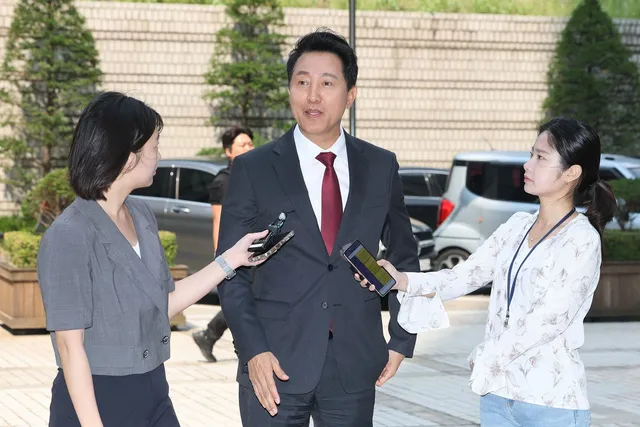 오세훈 “특검은 악질적 수사기관”…명태균 ‘여론조사비’ 재판 재개

정치브로커 명태균씨의 여론조사 비용을 대납하도록 했다는 의혹에 연루돼 정치자