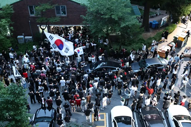 "회의도 없이 2인 전결로"…투표용지 축소 결정한 선관위

중앙선거관리위원회가 6·3 지방선거에서 투표용지 최소 인쇄 기준을 유권자의 60%에서