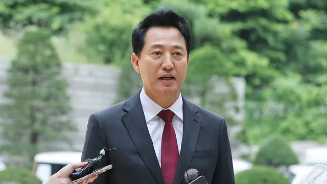 오세훈, 당선 후 재판 첫 출석‥개표소 시위 질문엔 묵묵부답

오세훈 서울시장이 6·3 지방선거로 중단됐던 재판에 다시 출석하면서, 특검의 목표