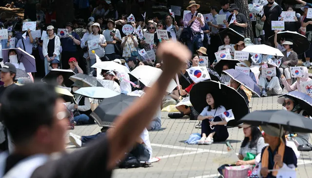 What Korea’s election anger is really about (KOR)

Ballot shortages sparked ange