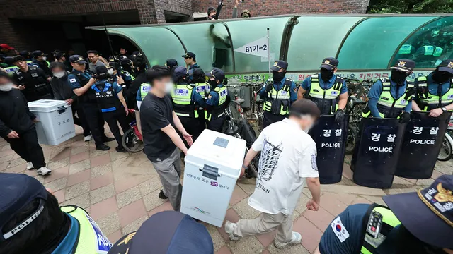법원, 오늘 '투표용지 부족' 잠실7동 투표소 현장검증

법원이 오늘 6&middot;3 지방선거 투표용지 부족 사태가 발생한 투표소를 현장 검